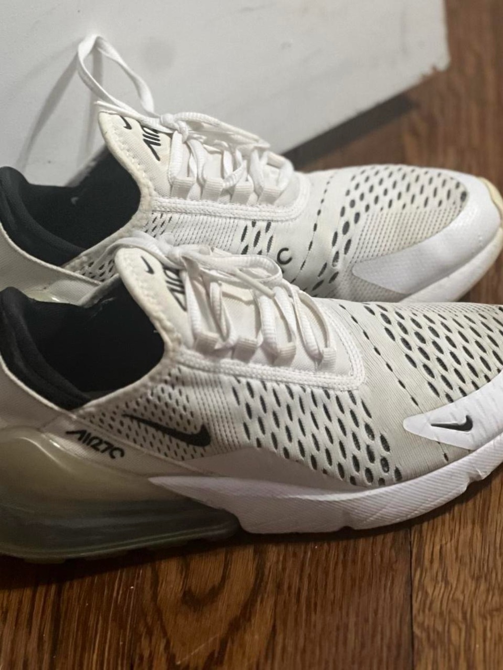Nike White & Black Air Max Athletic Sneakers